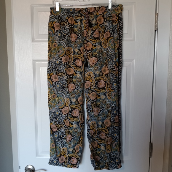 LOFT Floral Pants - Picture 6 of 9